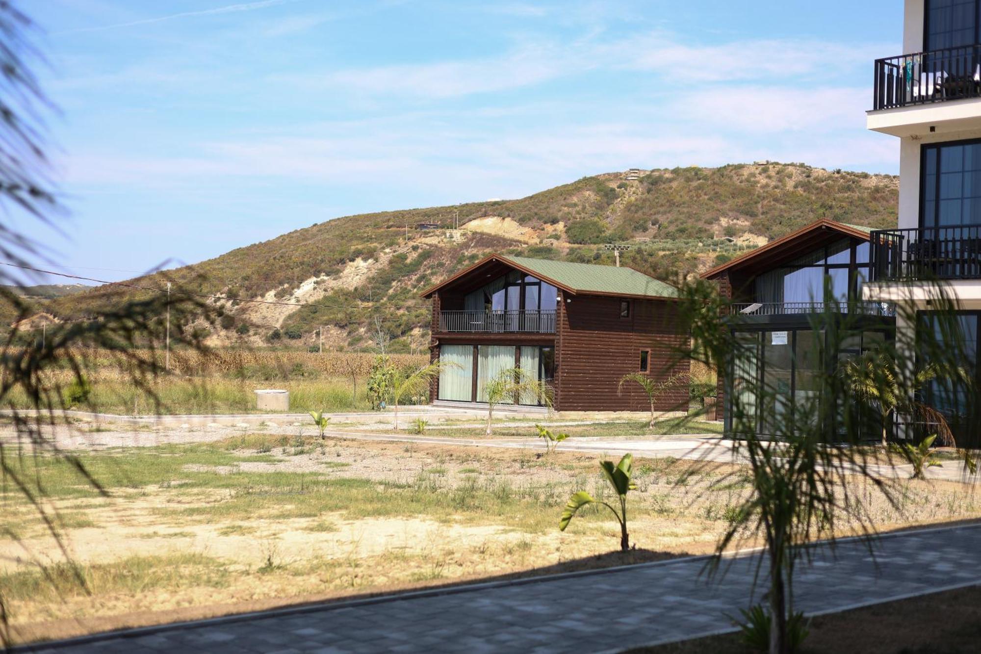 Posh Villa 1 Kavaje Bagian luar foto