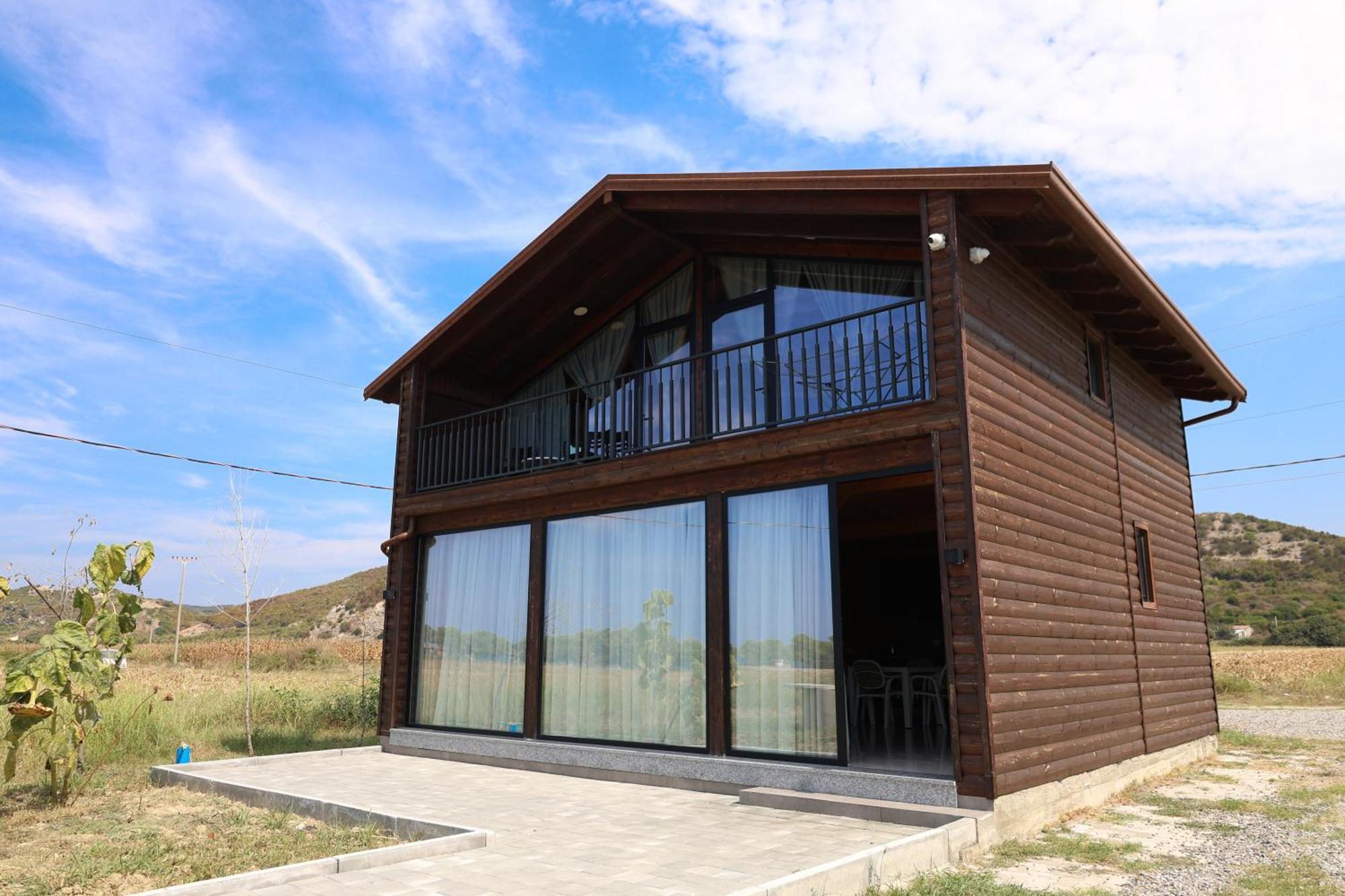 Posh Villa 1 Kavaje Bagian luar foto